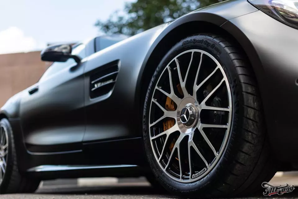 Mercedes AMG GT Edition 50. Очистка матового кузова и нанесение керамики. Детейлинг химчистка салона с обработкой кожи керамикой